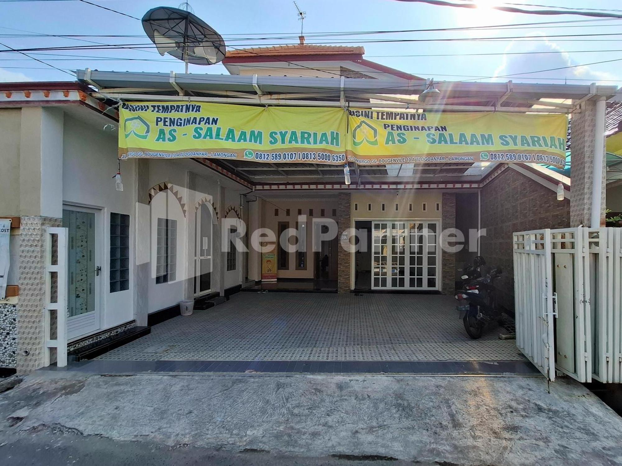 Assalaam Homestay Syariah Redpartner Lamongan Bagian luar foto