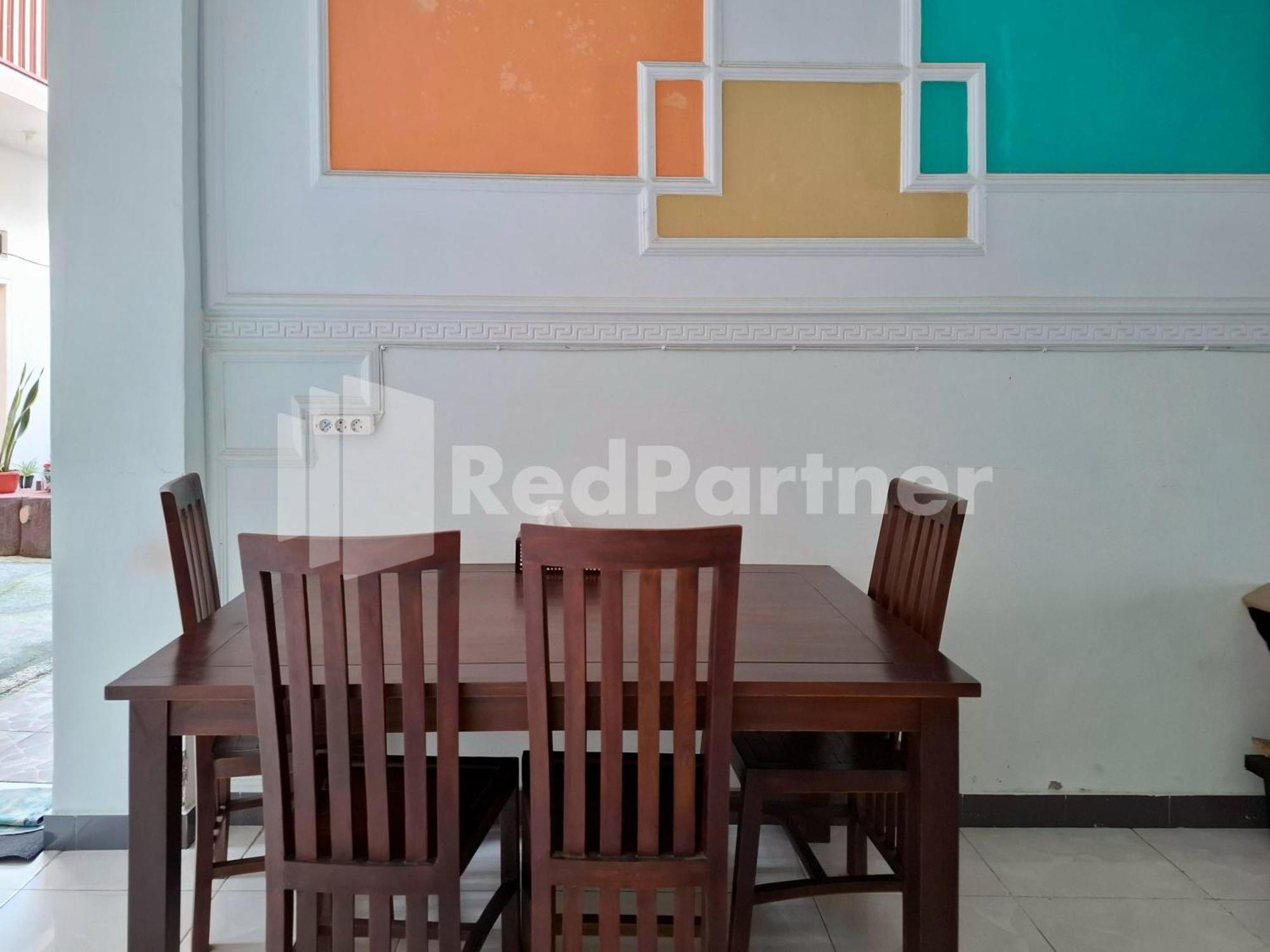 Assalaam Homestay Syariah Redpartner Lamongan Bagian luar foto