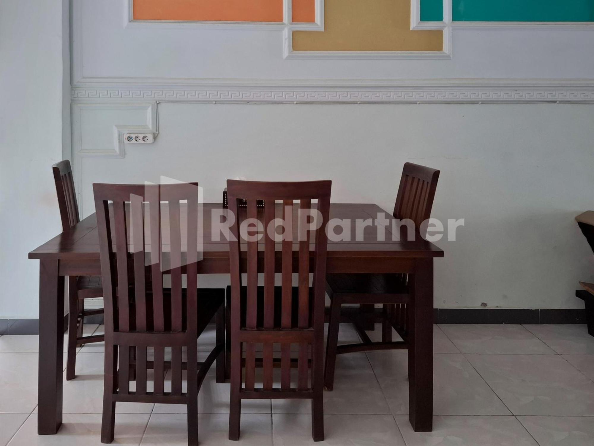 Assalaam Homestay Syariah Redpartner Lamongan Bagian luar foto